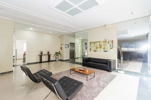 Image 30 - 893973