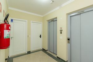 Image 31 - 893973