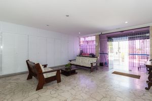 Image 37 - 869367