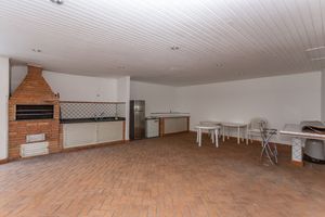 Image 12 - 28718