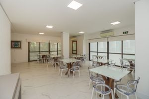 Image 15 - 289