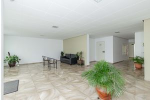 Image 28 - 886738
