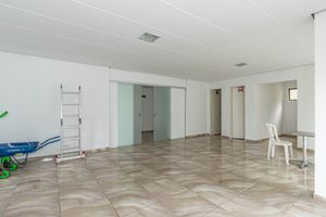 Image 30 - 886738