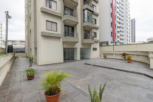 Image 31 - 886738