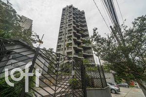 Image 49 - 923943