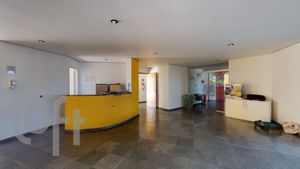 Image 30 - 899400