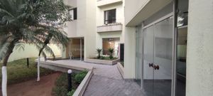 Image 11 - 899400