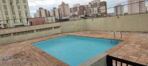 Image 18 - 899400