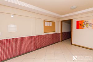Image 33 - 868932