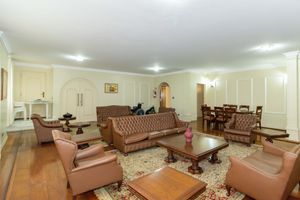 Image 28 - 881971