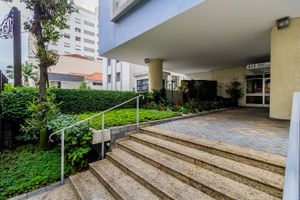 Image 31 - 877902