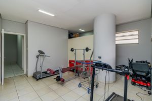 Image 35 - 877902