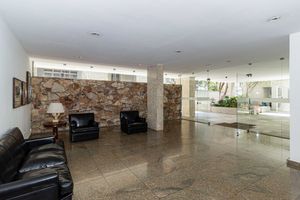 Image 62 - 915381