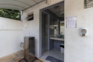 Image 60 - 872646