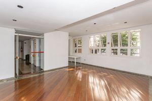 Image 22 - 871003
