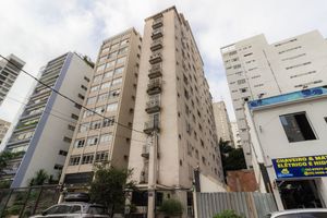 Image 32 - 870323
