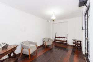 Image 33 - 870323