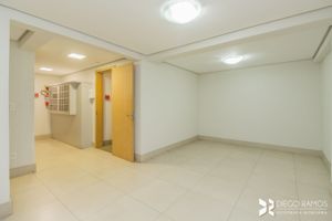 Image 29 - 853857