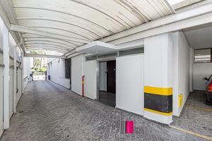 Image 64 - 894602