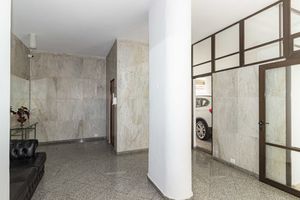 Image 66 - 894602