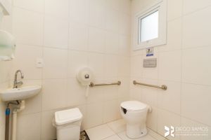 Image 37 - 748282