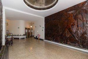 Image 35 - 876295