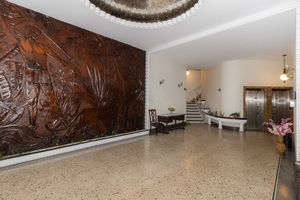 Image 36 - 876295
