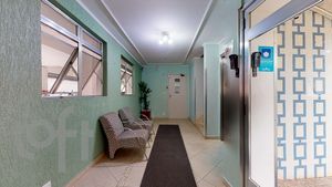 Image 18 - 875983