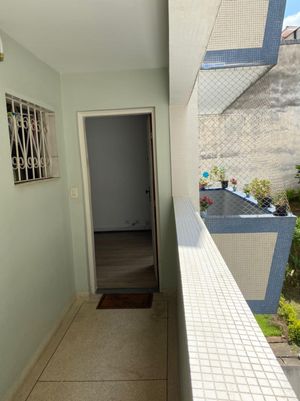 Image 19 - 875983