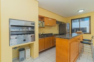 Image 34 - 879019