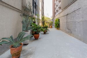 Image 38 - 895804