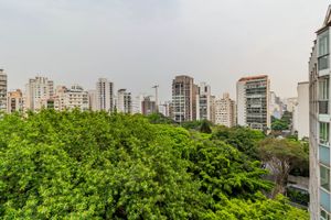 Image 18 - 825848