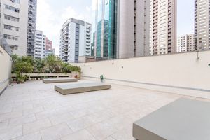 Image 17 - 323740