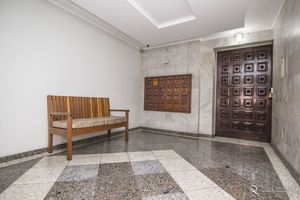 Image 2 - 319