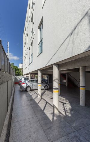 Image 8 - 3198