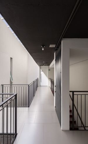 Image 13 - 3198