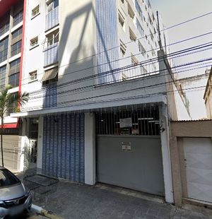 Image 18 - 881405