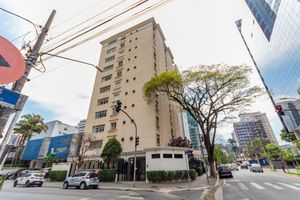 Image 29 - 915815
