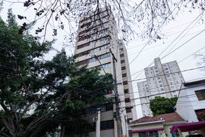 Image 28 - 896470