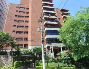 Image 8 - 930289