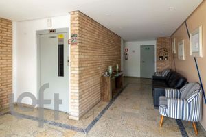 Image 25 - 899505