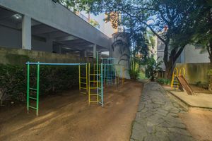 Image 29 - 297010