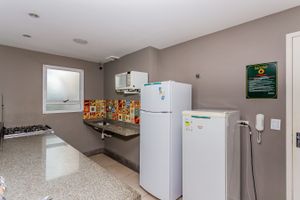 Image 10 - 488469