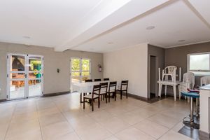 Image 11 - 488469
