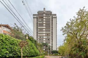 Image 32 - 899183