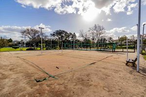 Image 65 - 850188