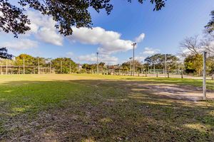 Image 73 - 850188