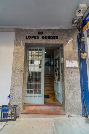 Image 25 - 880208