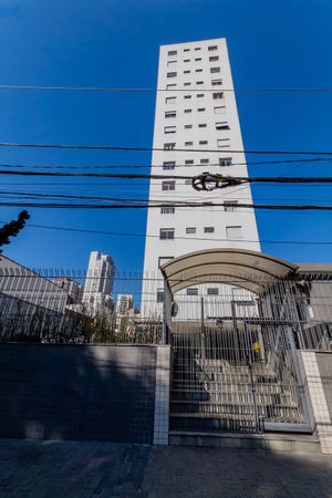 Image 15 - 886617