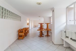 Image 19 - 886617